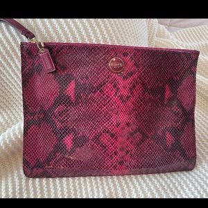 Coach - leather clutch